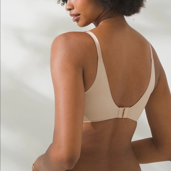 SOMA VANISHING BACK
Full Coverage Bra Size 42D - Picture 14 of 14